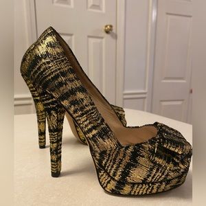 FENDI Size 38.5 Black & Gold Peep Toe Pumps / Heels with Bow